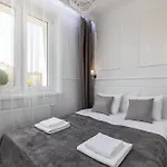 Rent Like - Mila 9 Hotel