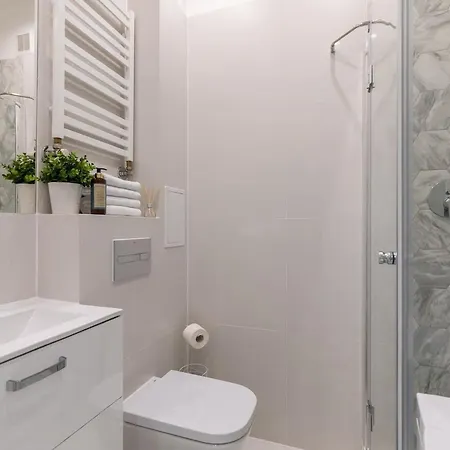 Rent Like - Mila 9 *