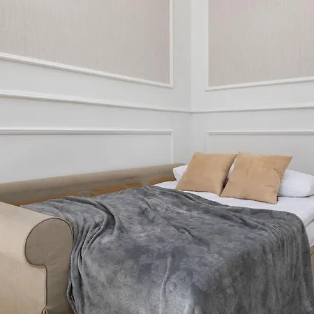 Rent Like - Mila 9 Hotel